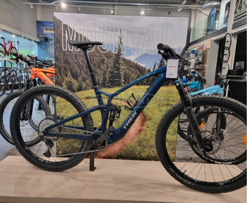 2023 Trek Madone SLR 6 eTap Gen 6