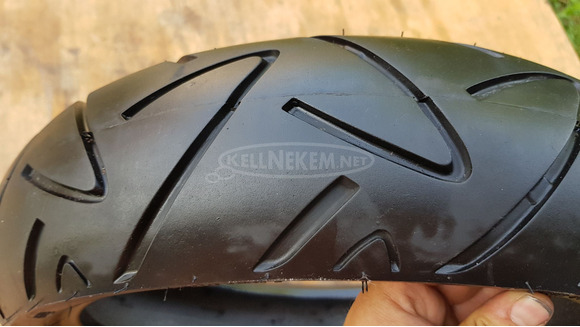 Kymco Xciting 500 első gumi 2014 -es - 8/10