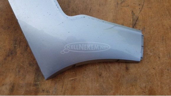 Kymco Xciting 500 taposó alatti idom jobbos sérült - 10/10