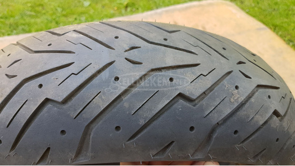Kymco Xciting 250 hátsó gumi - 9/10