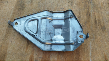Honda Pantheon 125 - 150 2T hátsó tengely csavart takaró lemez