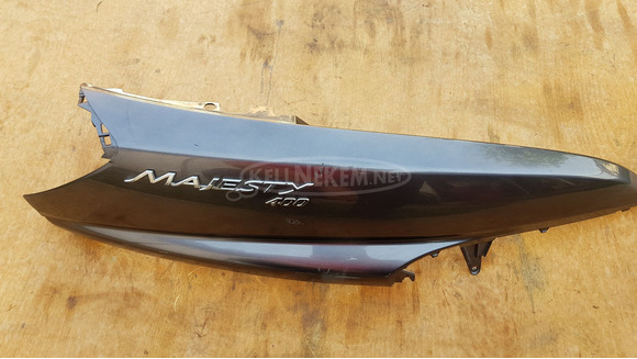 Yamaha Majesty 400 oldalidom jobbos sérült Yamaha Majesty 400 oldalidom jobbos sérült