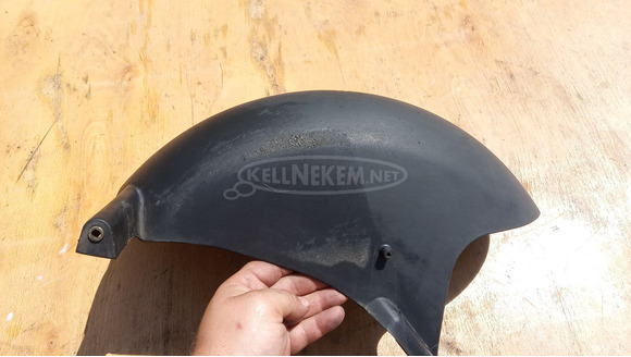 Yamaha Majesty 125 - 180 hátsó kerék feletti idom Yamaha Majesty 125 - 180 hátsó kerék feletti idom