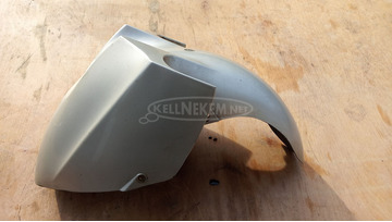 Yamaha Majesty 125 - 180 első sárvédő sérült