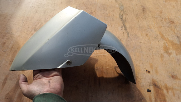 Yamaha Majesty 125 - 180 első sárvédő sérült Yamaha Majesty 125 - 180 első sárvédő sérült