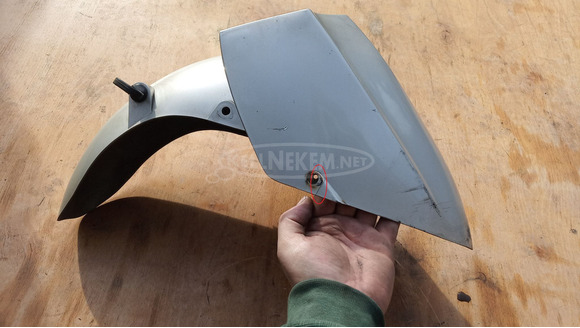 Yamaha Majesty 125 - 180 első sárvédő sérült Yamaha Majesty 125 - 180 első sárvédő sérült