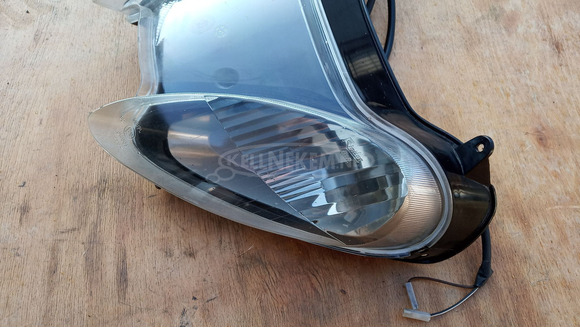 Yamaha Majesty 125 - 180 első lámpa Yamaha Majesty 125 - 180 első lámpa