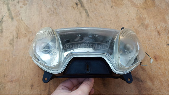 Yamaha Majesty 125 - 180 első lámpa Yamaha Majesty 125 - 180 első lámpa