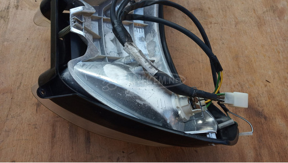 Yamaha Majesty 125 - 180 első lámpa Yamaha Majesty 125 - 180 első lámpa