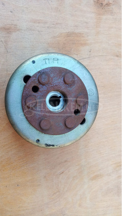 Yamaha Majesty 125 - 180 lendkerék Yamaha Majesty 125 - 180 lendkerék