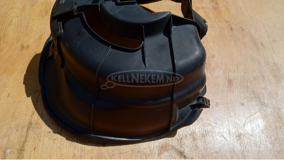 Yamaha Majesty 125 - 180 első kerék feletti idom Yamaha Majesty 125 - 180 első kerék feletti idom