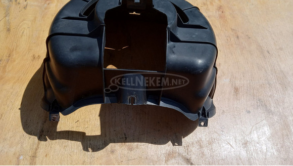 Yamaha Majesty 125 - 180 első kerék feletti idom Yamaha Majesty 125 - 180 első kerék feletti idom