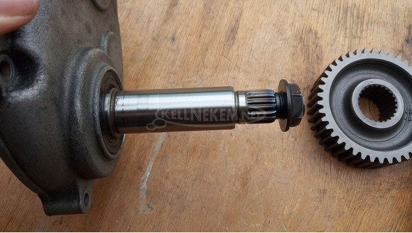 Yamaha Majesty 125 - 150 hátsó végáttétel dobfékes