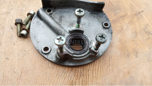 Yamaha Majesty 125 - 180 olajpumpa fedél Yamaha Majesty 125 - 180 olajpumpa fedél