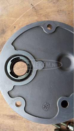 Yamaha Majesty 125 - 180 olajpumpa fedél Yamaha Majesty 125 - 180 olajpumpa fedél