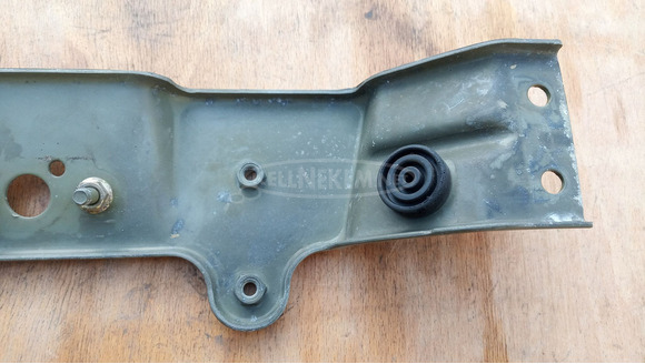 Yamaha Majesty 125 - 180 üzemanyag tank rögzítő vas Yamaha Majesty 125 - 180 üzemanyag tank rögzítő vas