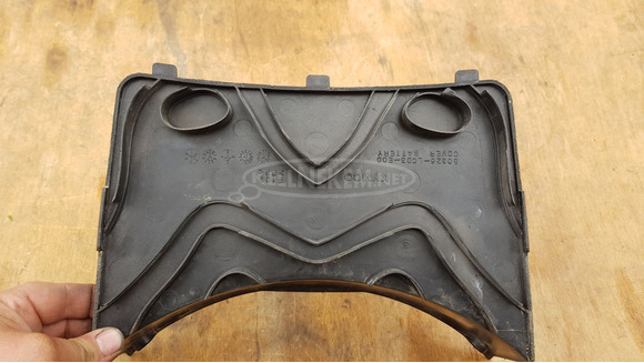 Kymco People S 125 - 200 akkumulátor fedél - 5/5