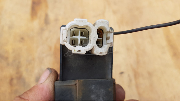 Kymco People S 125 - 200 első lámpa elektronika - 6/6