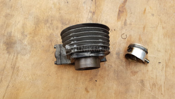 Kymco People S 125 henger