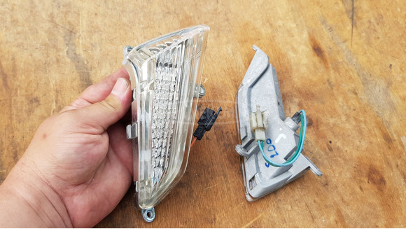 Kymco People S 50 - 200 első irányjelző pár - 8/9