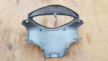 Kymco People S 125 - 200 kormány idom hátsó sérült