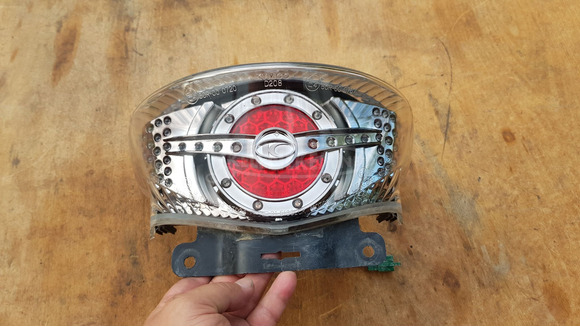 Kymco People S 50 - 250 hátsó lámpa - 2/10