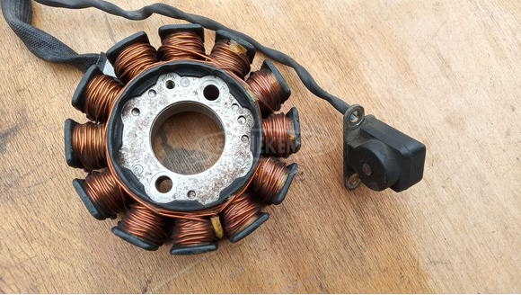 Kymco People S 125 - 200 i.e gyújtás - 9/10