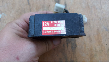 Kymco People S 200 i.e feszültségszabályzó Kymco People S 200 i.e feszültségszabályzó