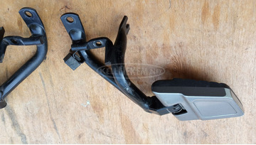 Kymco People S 125 - 200 hátsó lábatró pár Kymco People S 125 - 200 hátsó lábatró pár