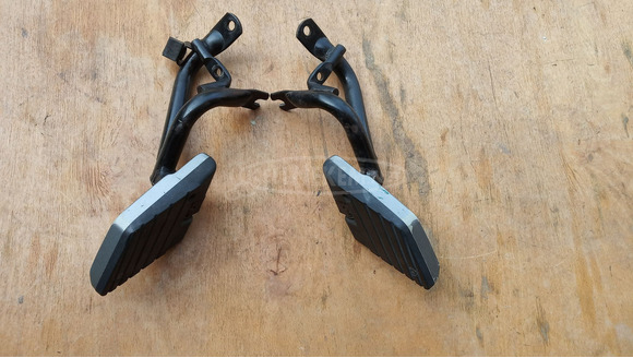 Kymco People S 125 - 200 hátsó lábatró pár - 8/8