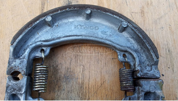 Kymco People S 125 - 200 hátsó fékbetét Kymco People S 125 - 200 hátsó fékbetét