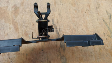 Kymco People S 125 - 200 első idomtartó konzol Kymco People S 125 - 200 első idomtartó konzol