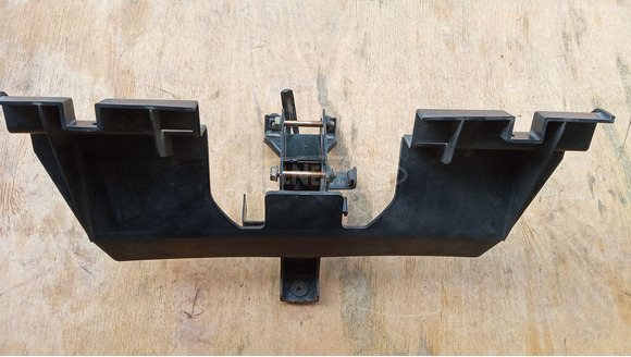 Kymco People S 125 - 200 első idomtartó konzol - 4/7