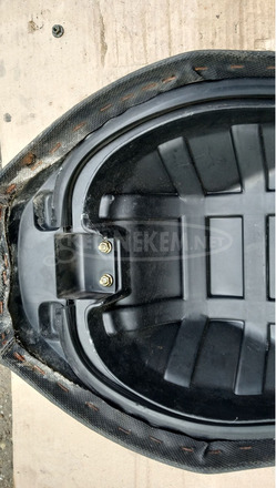 Kymco People S 125 - 200 ülés szakadt - 5/10