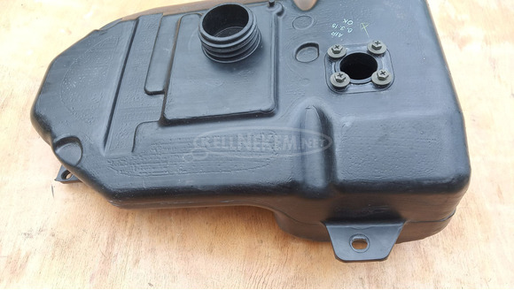 Kymco People S 125 - 200 üzemanyag tank - 2/9