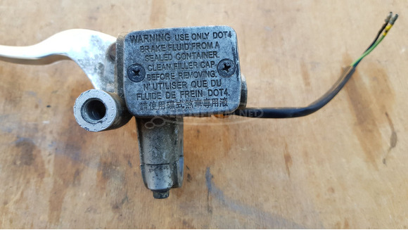 Kymco People GT 125 - 200 főfékhenger balos - 2/9