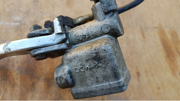 Kymco People GT 125 - 200 főfékhenger balos - 5/9