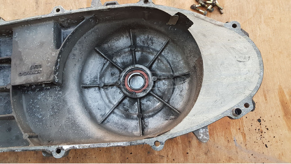 Kymco People GT 125 - 200 kuplung fedél - 6/8