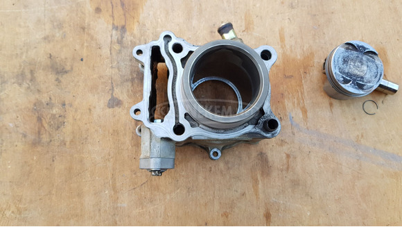 Kymco People GT 200 henger - 7/10