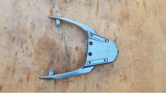 Kymco People GT 125 - 200 hátsó kapaszkodó - 1/8