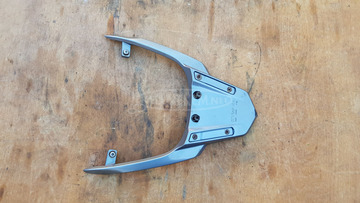 Kymco People GT 125 - 200 hátsó kapaszkodó