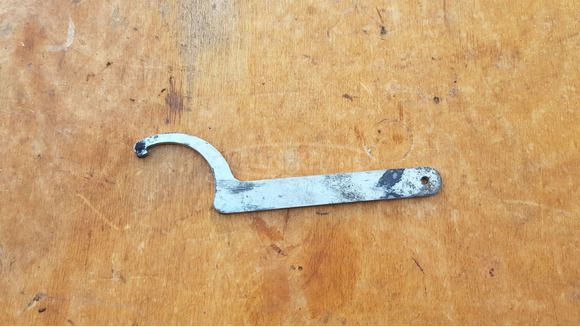 Kymco People GT 125 - 200 hátsó lengéscsillapító állító kulcs - 1/3