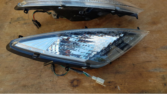 Kymco People GT 125 - 200 első irányjelző pár - 3/9