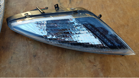 Kymco People GT 125 - 200 első irányjelző pár - 8/9