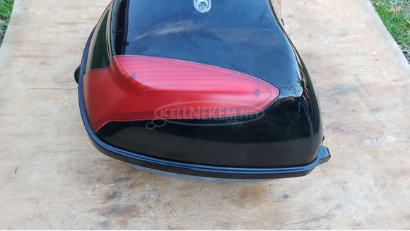 Kymco People GT 125 - 200 gyári hátsó doboz - 4/9