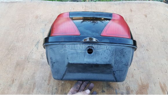 Kymco People GT 125 - 200 gyári hátsó doboz - 9/9