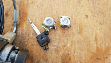 Kymco People GT 125 - 200 gyújtáskapcsoló