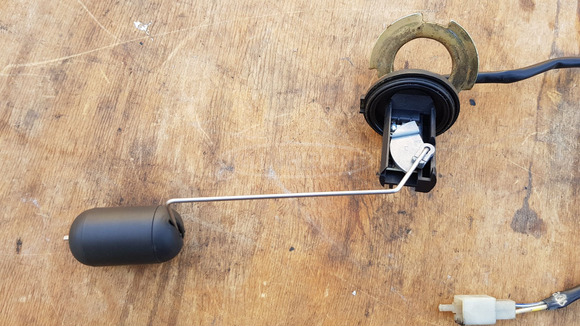 Kymco People GT 125 - 200 üzemanyag szintjelző - 2/5