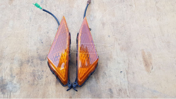 Yamaha Majesty YP 250 első irányjelző pár - 1/10