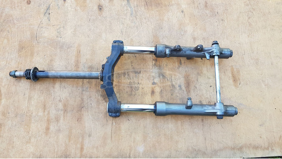 Yamaha Majesty YP 250 első villa - 4/9